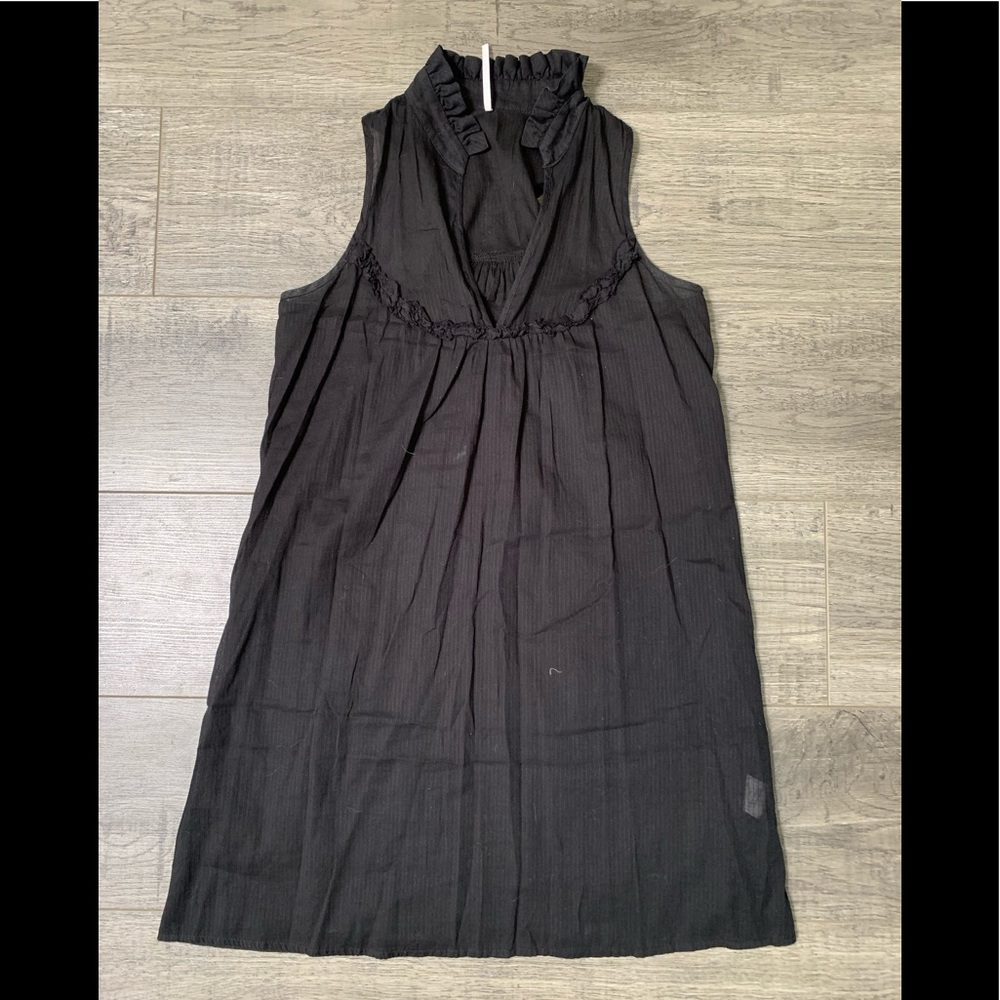 Black dress with pockets